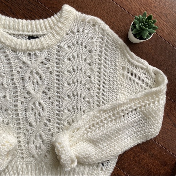 Chunky Cropped Sweater - Picture 10 of 11